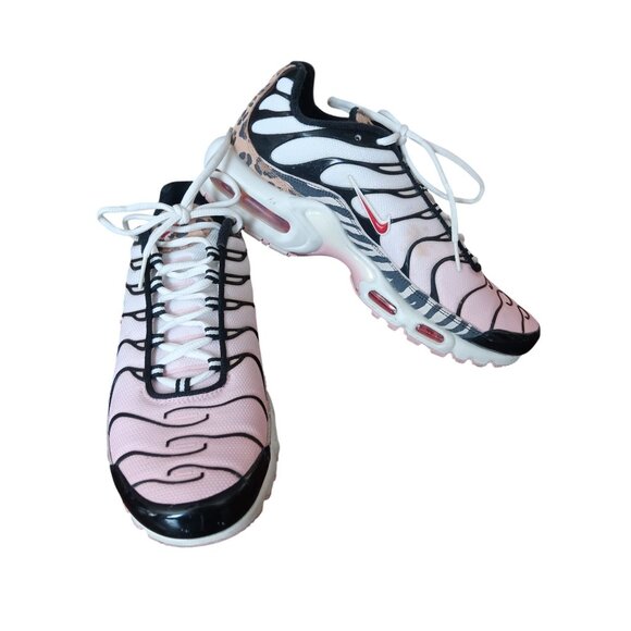 Unique Nike Air Max Plus Women’s Size 10 Pink/Black Animal Print - Picture 1 of 8